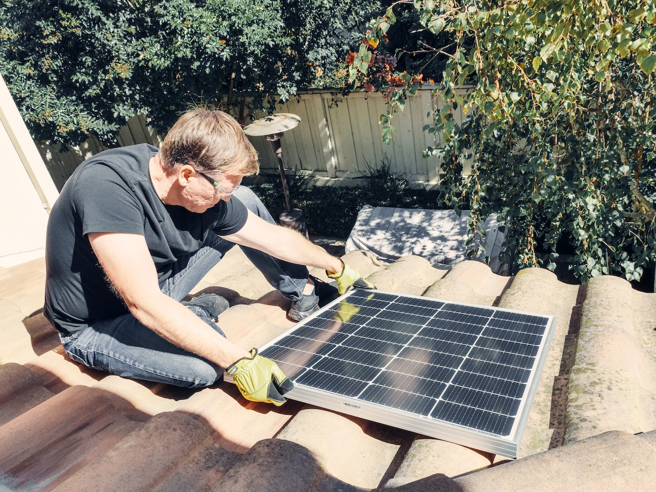 What you need to know about installing solar panels on your roof