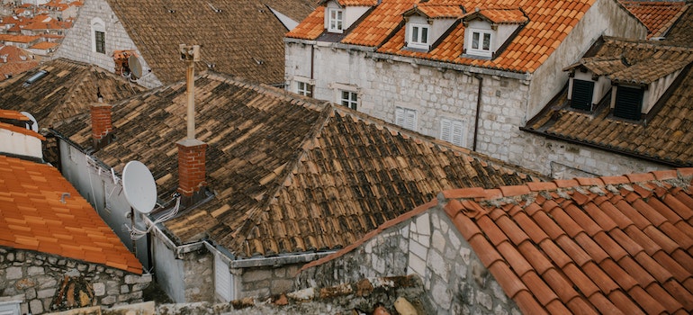 The view of different old roofs