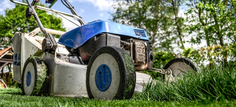 Landmower keeping your Enterprise lawn in top shape